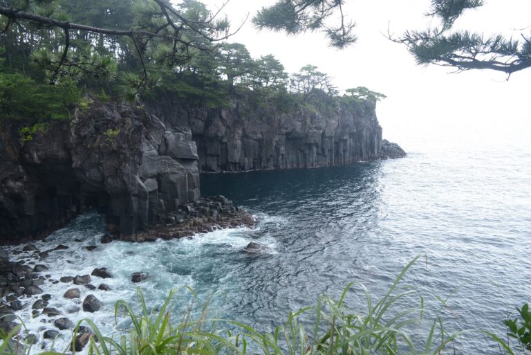 cave コピー 768x513