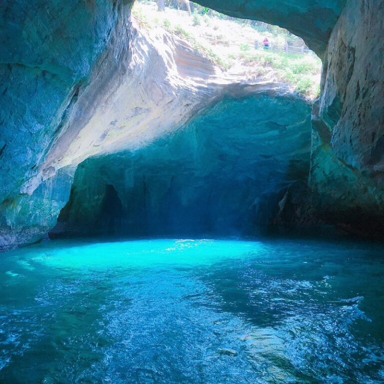 堂ヶ島 天窓洞 768x768