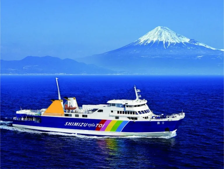 Enjoy a sea trip on the Suruga Bay Ferry! Introducing inboard limited gourmet