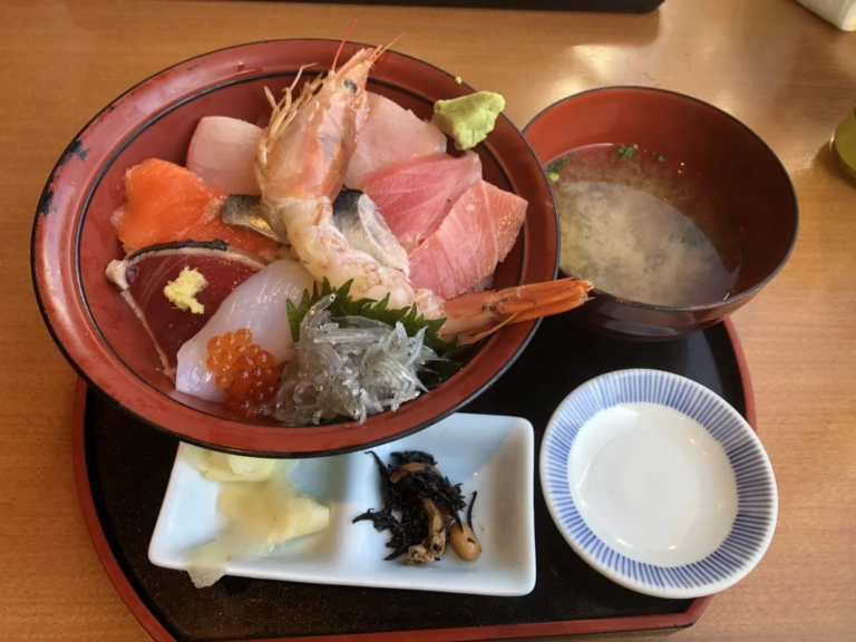 Kashi no Ichi Market/  Taste the seafood in “Tuna Town” Shimizu !