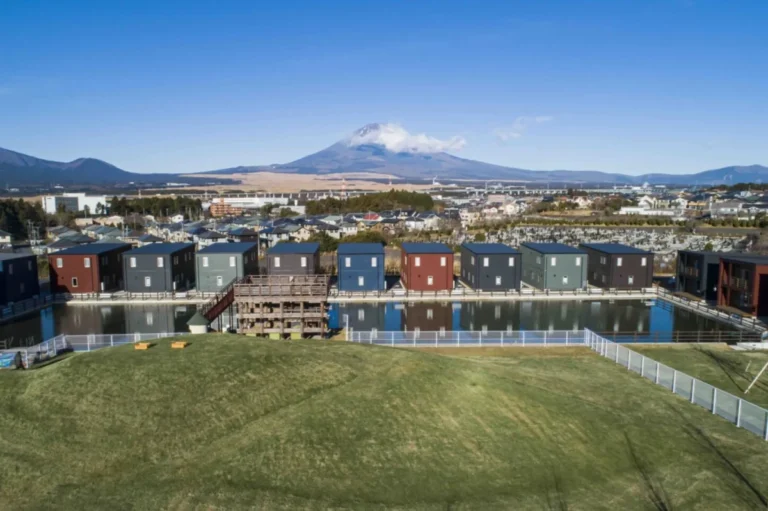 富士山、独木舟、户外烧烤和温泉。御殿场时之栖酒店的“山羊之丘小屋”备受瞩目！