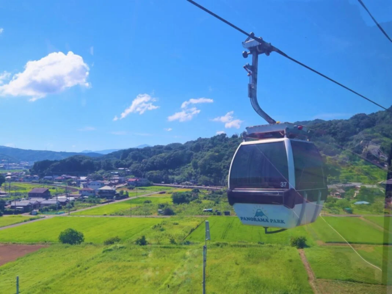 Eight scenic spots that you can discover at the end of a stroll in the air on a ropeway or lift!