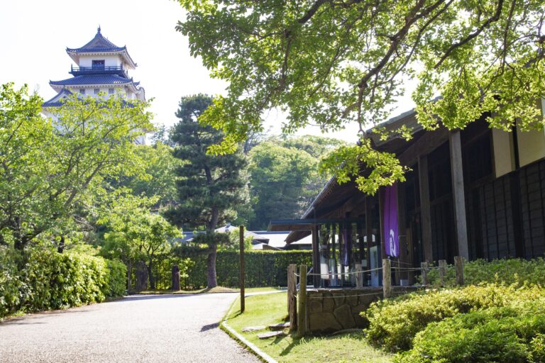 Kakegawa Castle and Ninomaru Museum of Art